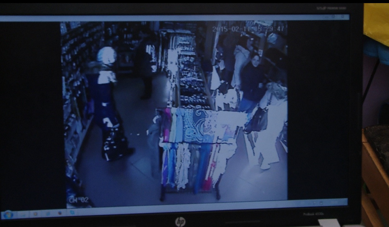 Trei femei suspectate de furturi in serie sunt cautate de politistii clujeni