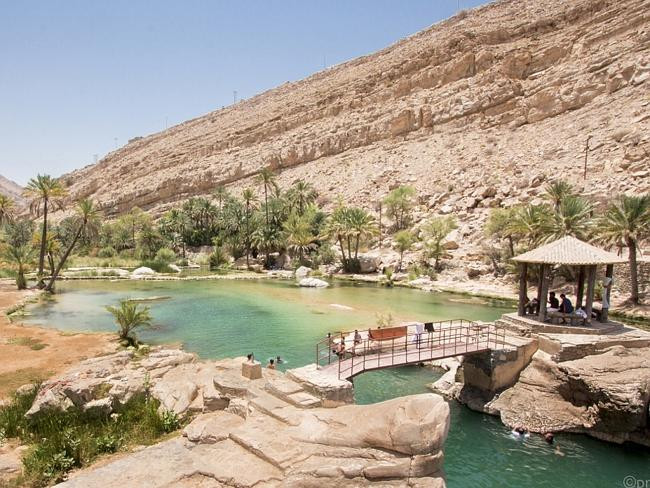 Drumul spre Rai din inima desertului. Ce se ascunde la capatul unei scari improvizate din Oman: FOTO