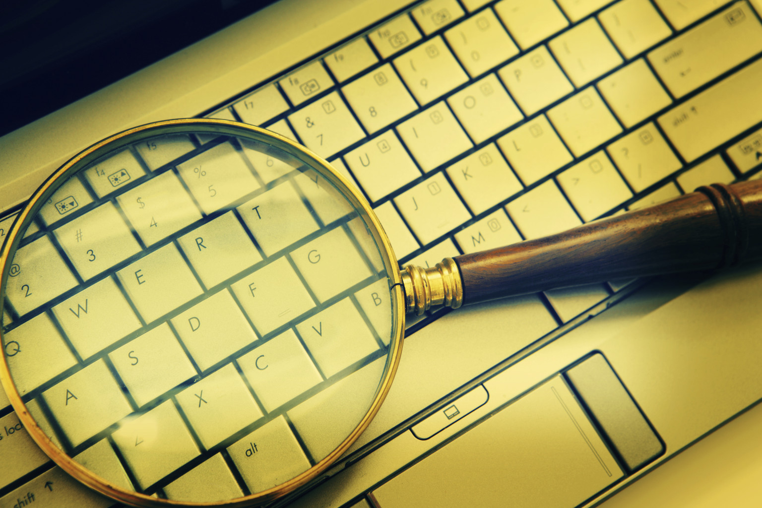 Der Spiegel: Serviciile secrete germane au ajutat NSA sa spioneze tari europene