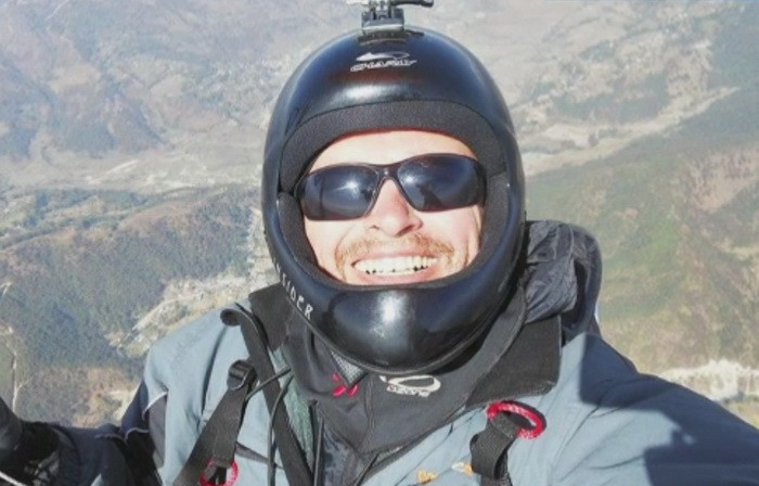 Durere fara margini pentru familia unui roman, mort intr-un accident cu parapanta in Nepal. De ce nu il pot inmormanta