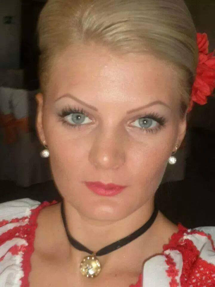 Solista de muzica populara Anamaria, imobilizata in urma unui accident, are nevoie de ajutor