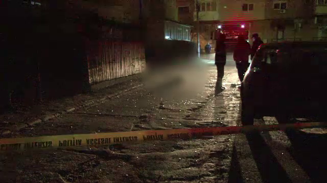 Explozie violenta intr-un bloc din Bacau. Doi batrani s-au aflat in pericol de moarte dupa deflagratia din apartamentul lor