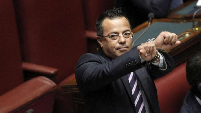 Eurodeputat italian: Nu dau doi bani pe sinuciderea detinutului roman. Toti romanii din Italia sa se intoarca acasa