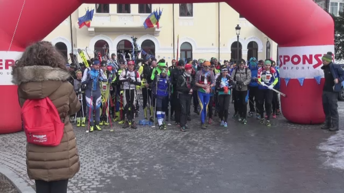 Concurs nocturn la Sinaia. Peste 100 de persoane au participat la o alergare pe munte pe timp de noapte