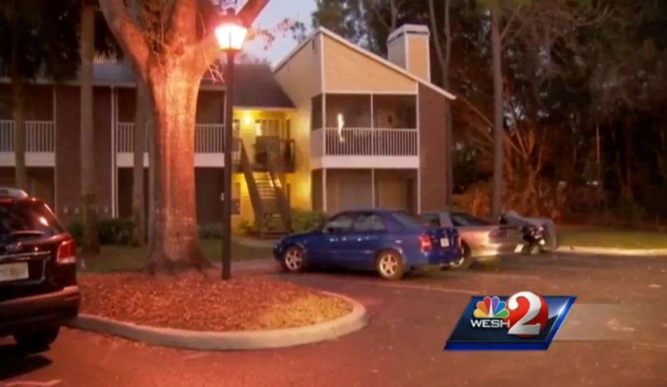 O femeie din SUA s-a trezit cu un intrus in casa, care i-a facut poza la duș. Ce a facut apoi pe Facebook