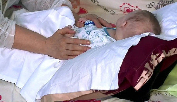 Fonduri pentru renovarea sectiei de pediatrie a spitalului din Constanta. Mamele se plang ca nu au unde sa stea cu bebelusii