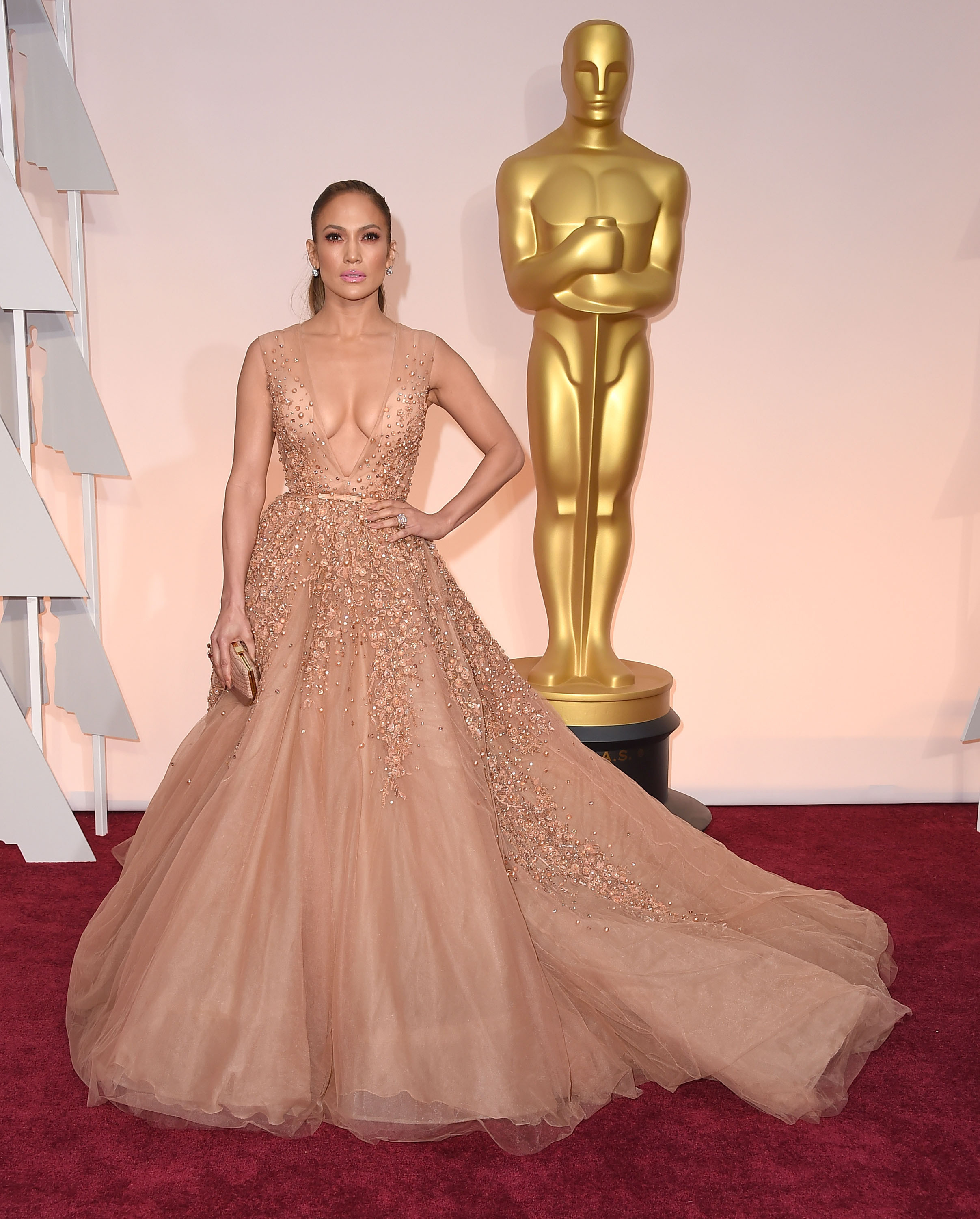 Analiza tinutelor de la Premiile Oscar. Cine a incantat privirile criticilor si cine a gafat pe covorul rosu. GALERIE FOTO