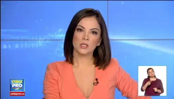 Trupul artistului care s-a sinucis in locuinta sa, depus in foaierul Teatrului National din Iasi