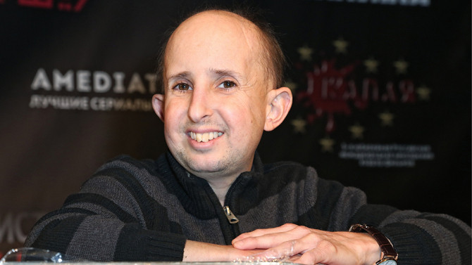 Actorul Ben Woolf, cunoscut din serialul American Horror Story, a murit. A fost lovit de o masina in Hollywood