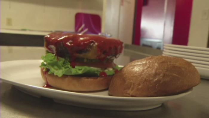 "Focul Iadului", burgerul pentru care clientii trebuie sa semneze o declaratie pe proprie raspundere