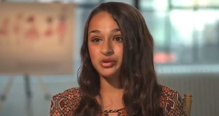 Are 14 ani si este foarte frumoasa, insa baietii fug de ea. Drama prin care trece o adolescenta din Marea Britanie. FOTO