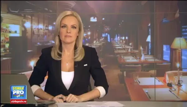 Cel mai scump hamburger din Romania costa 1.500 de lei. Chifla este colorata cu cerneala de sepie si invelita in aur de 23K