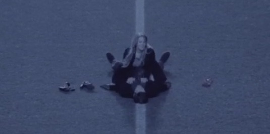 Filmati in cele mai intime ipostaze, pe un teren de fotbal. Cuplul pe care il cauta acum autoritatile britanice. FOTO