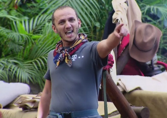 "Sunt celebru, scoate-ma de aici". Mihai Traistariu a parasit tabara din Africa dupa mai multe certuri cu ceilalti concurenti