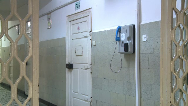 Gardian de la Penitenciarul Galati arestat pentru luare de mita. Intelegerea avuta cu un detinut, descoperita de autoritati