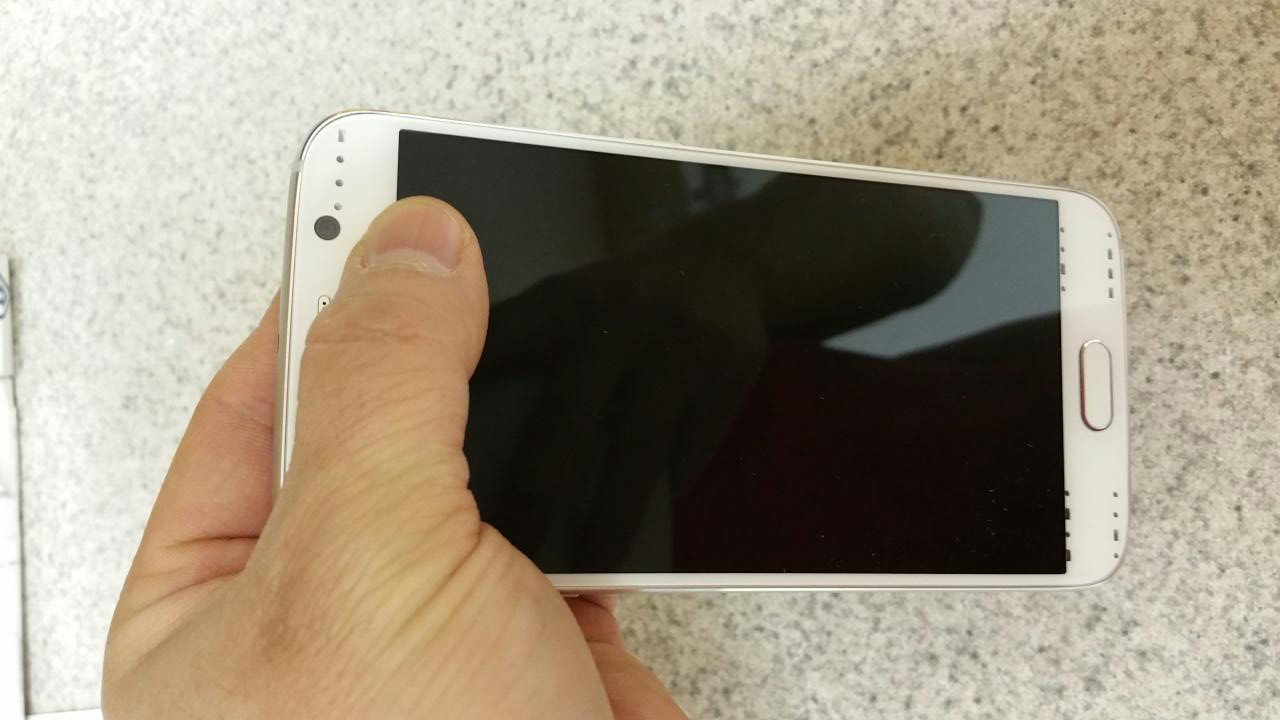 iLikeIT. Imagini in premiera cu telefoanele tinute SECRETE de Samsung si HTC. Ce surprize urmeaza sa apara la Barcelona