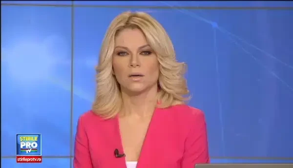 O masina a luat foc intr-o parcare din Timisoara. Proprietarul sustine ca focul a fost pus intentionat