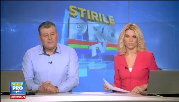 O femeie din SUA sustine ca si-a invatat cainele sa citeasca. Demonstratia pe care a facut-o intr-o scoala