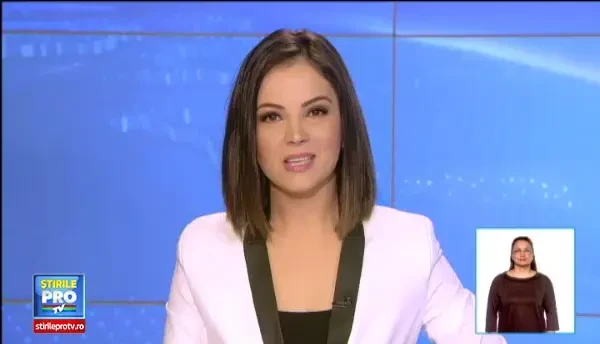 Cea mai noua colectie a casei de moda Prada, prezentata la Milano. Lumea in nuante de Tehnicolor creata de Miuccia Prada