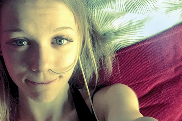 La 16 ani, ajunsese sa cantareasca 37 de kilograme. Obsesia periculoasa a unei adolescente a adus-o la un pas de moarte