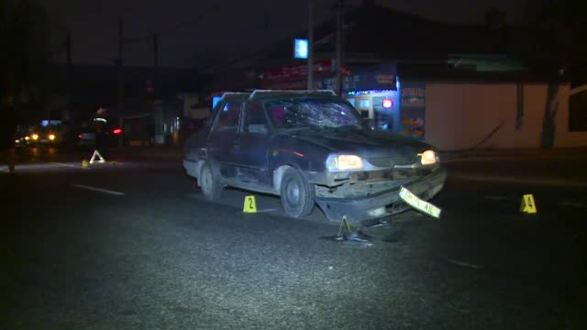 A vrut sa traverseze strada, dar a ajuns in stare grava la spital. Un barbat a fost lovit in plin de o masina in Bucuresti