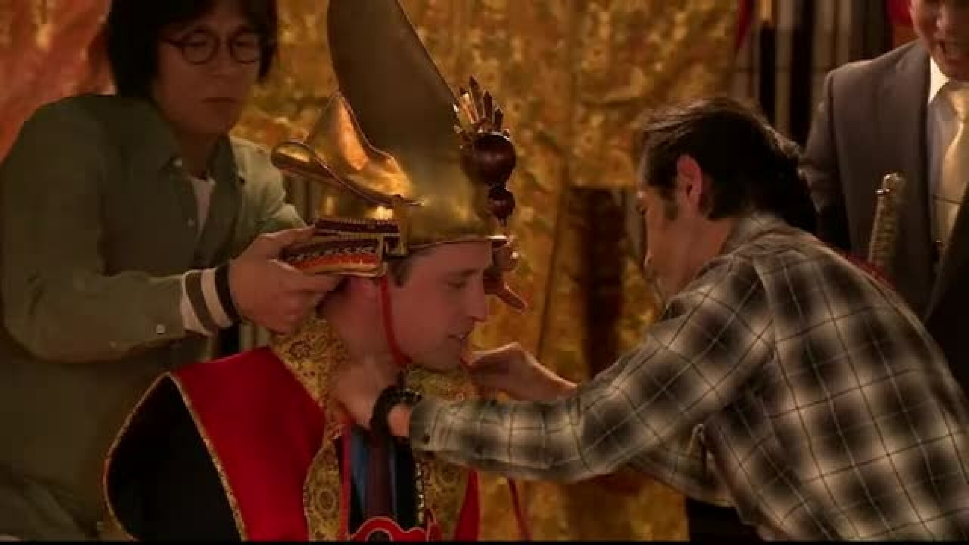 Printul William s-a distrat de minune in timpul vizitei din Japonia. A imbracat un costum de samurai si a facut poze