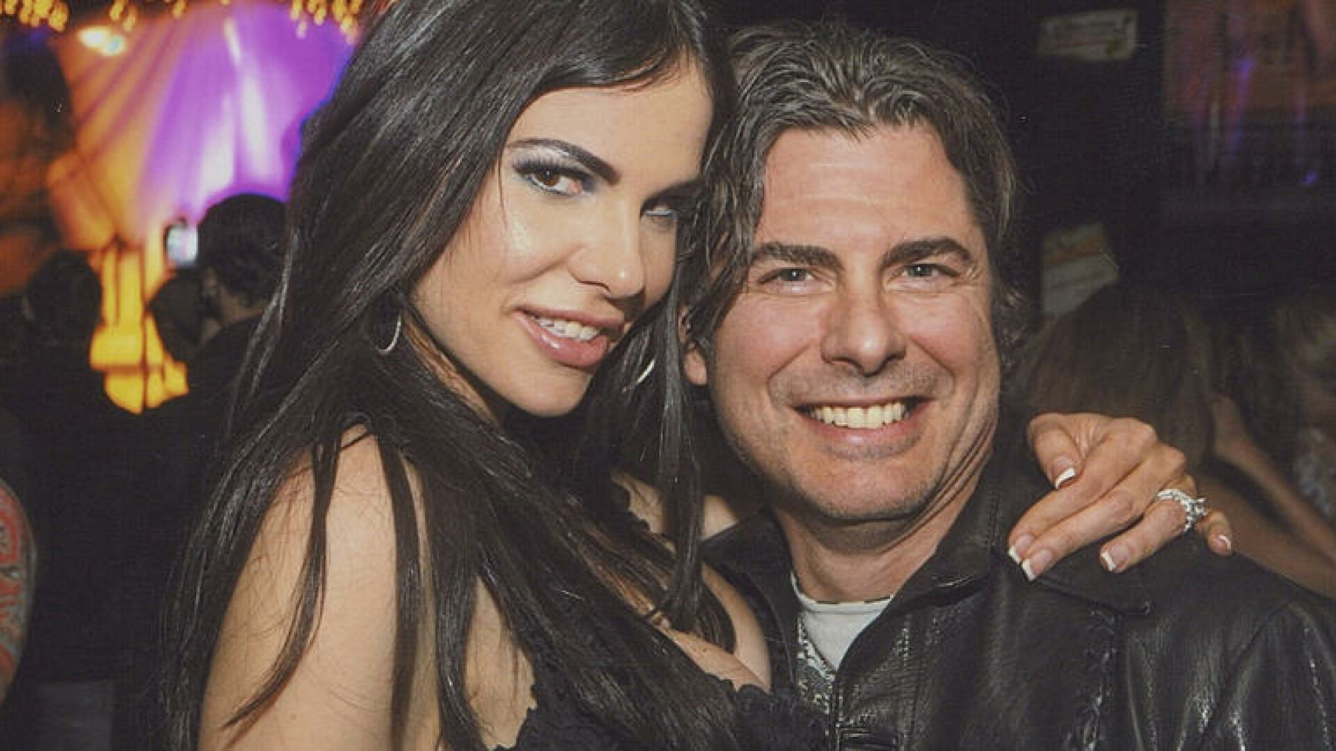 Un milionar si un fotomodel s-au iubit nebuneste pana ce el a decis sa o omoare. Ce s-a intamplat dupa ce a angajat un asasin