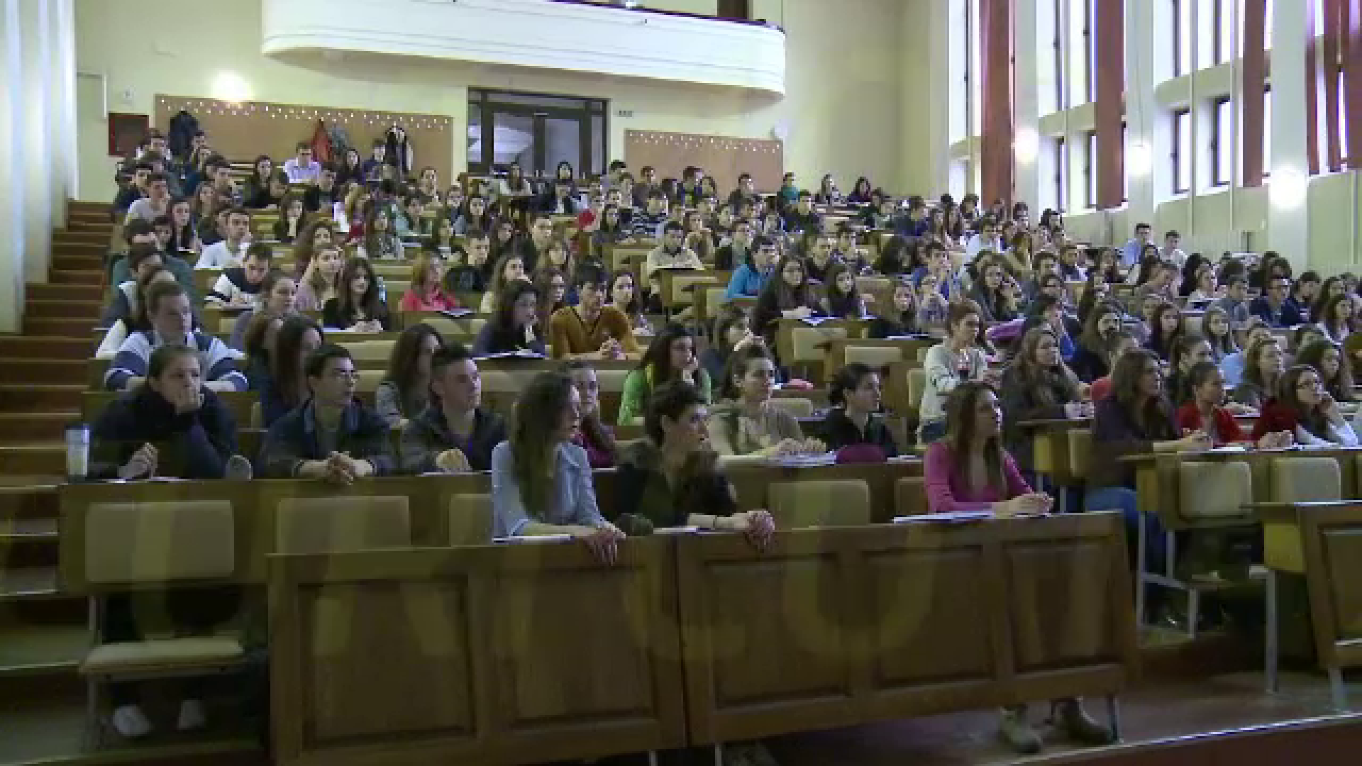Bani de la buget in functie de cati absolventi s-au angajat. Masura propusa de studenti in privinta facultatilor din Romania