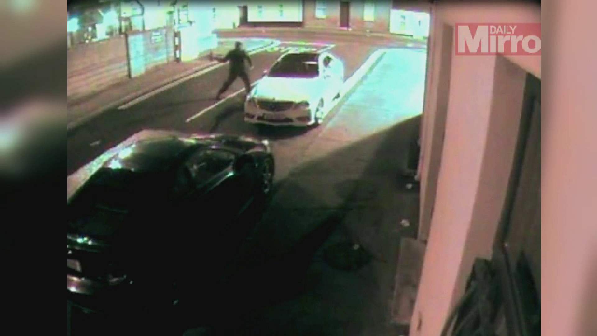 A vrut sa fure o masina, dar a patit-o cum nu se putea mai rau. Nici politistii nu si-au putut stapani hohotele de ras