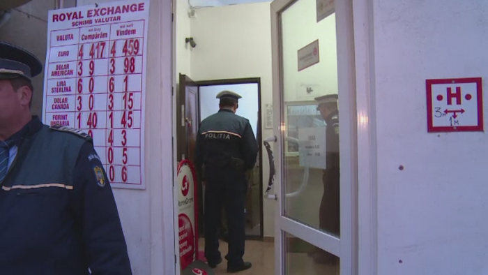Jaf armat in Alba Iulia. Angajata unei case de schimb valutar a fost agresata si ameninta cu pistolul