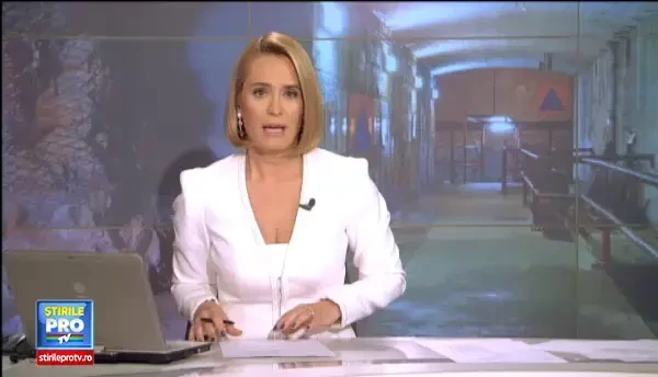 Un triunghi albastru intr-un patrat portocaliu. Ce reprezinta semnul care a inceput sa apara pe blocurile din Capitala