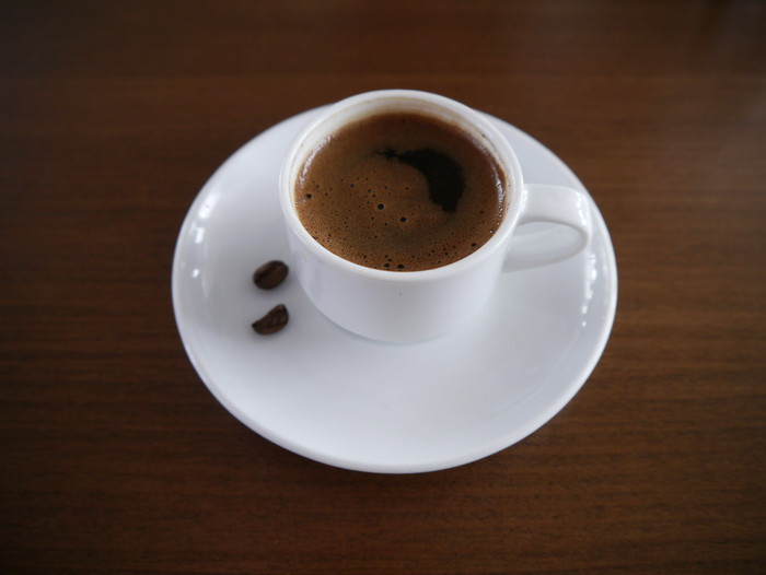 Persoanele care beau cafea in mod regulat au artere mai "curate". Care este doza zilnica recomandata