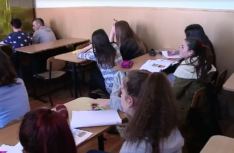 Doua tabere si doar o zi ramasa pentru o decizie in cazul orei de religie. Cati parinti si-au inscris pana acum copiii