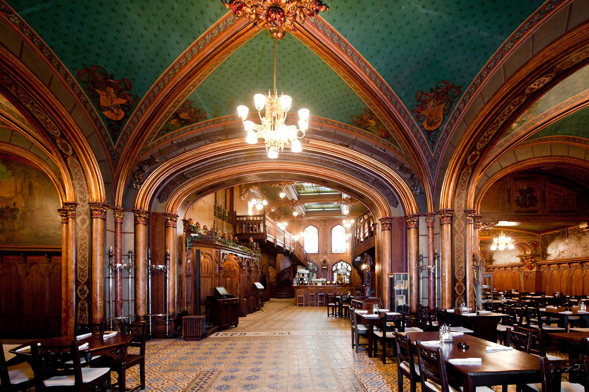 Povestea restaurantului frecventat de Dej si Ceausescu in care gaseai Coca-Cola inainte de 89. Cine e omul care l-a cumparat