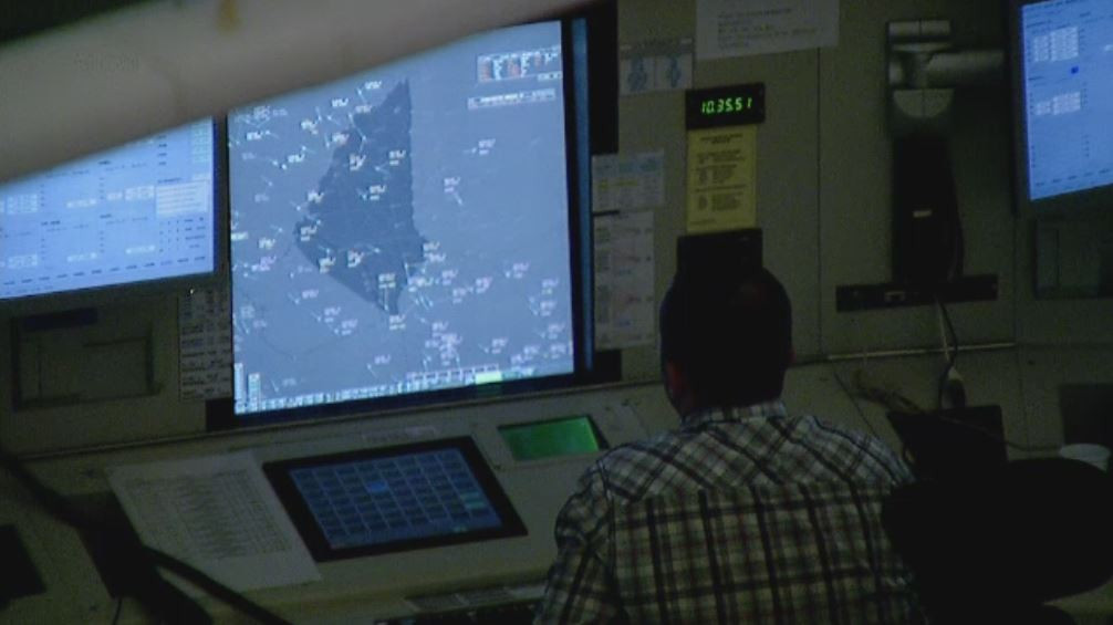 Cum a ajuns un tanchist sa lucreze in turnul de control al Aeroportului Otopeni. Acuzatii grave la adresa conducerii Romatsa