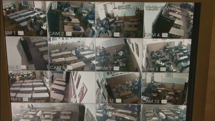 "Surpriza" pentru elevii din Romania. Camerele video din clase ar putea fi dotate si cu sistem audio