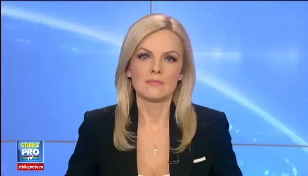 Distractie la un mall din Capitala. Copiii au putut calatori in spatiu, indrumati de primul cosmonaut roman, Dumitru Prunariu