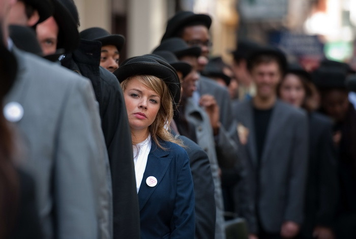 Crestere de 576% a imigrantilor romani si bulgari pe piata muncii din Marea Britanie, in 2014. Ce spun expertii