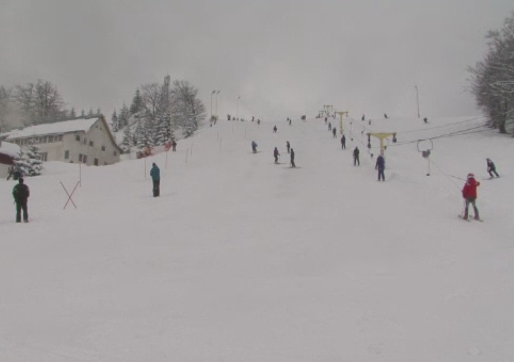 Partiile din statiunea Straja, luate cu asalt de turisti in acest weekend. Cu ce concursuri au fost asteptati