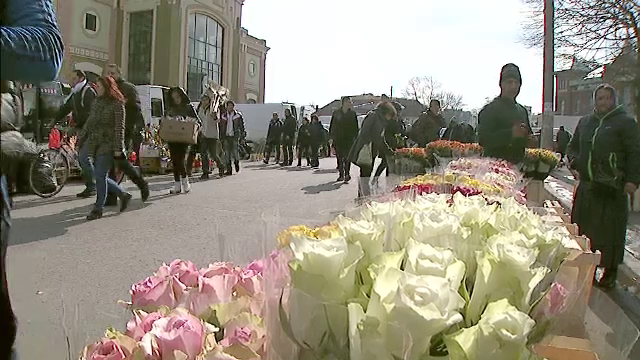 De la nemultumire, la bucurie, in doar o saptamana. Vanzatorii de flori au realizat profituri uriase pe 8 martie