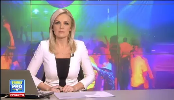 Distractie in cluburi de 8 martie. Femeile si-au lasat partenerii acasa si s-au distrat in prezenta dansatorilor