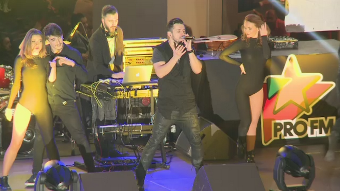 PROFM a sarbatorit 8 martie prin concertul "Supergirl". Mii de femei au cantat alaturi de Deepcentral si Vunk