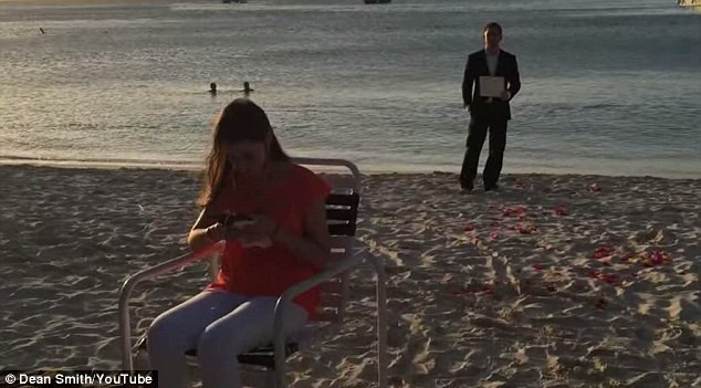 8.000.000 de vizualizari pentru cea mai originala cerere in casatorie. Si-a rugat iubita de 365 de ori sa se marite cu el