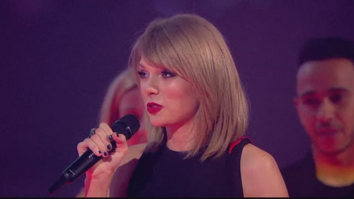 Cantareata Taylor Swift si-a asigurat o parte a corpului pentru 40 de milioane de dolari. La ce tine cel mai mult