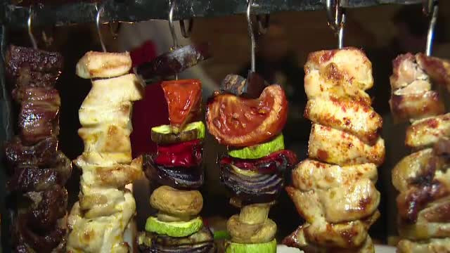 Restaurantele in care poti experimenta mancarea de acum cateva secole. Cat te costa sa mananci ca Mihai Viteazu