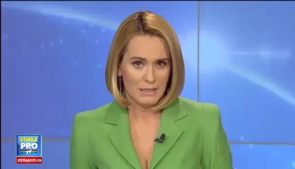 Momentul in care un tren a lovit un camion, in SUA, filmat cu telefonul mobil. 40 de oameni au fost raniti in accident