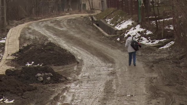 Orasul Breaza, transformat intr-o uriasa groapa de noroi, din cauza lucrarilor la reteaua de apa. Scuzele executantilor