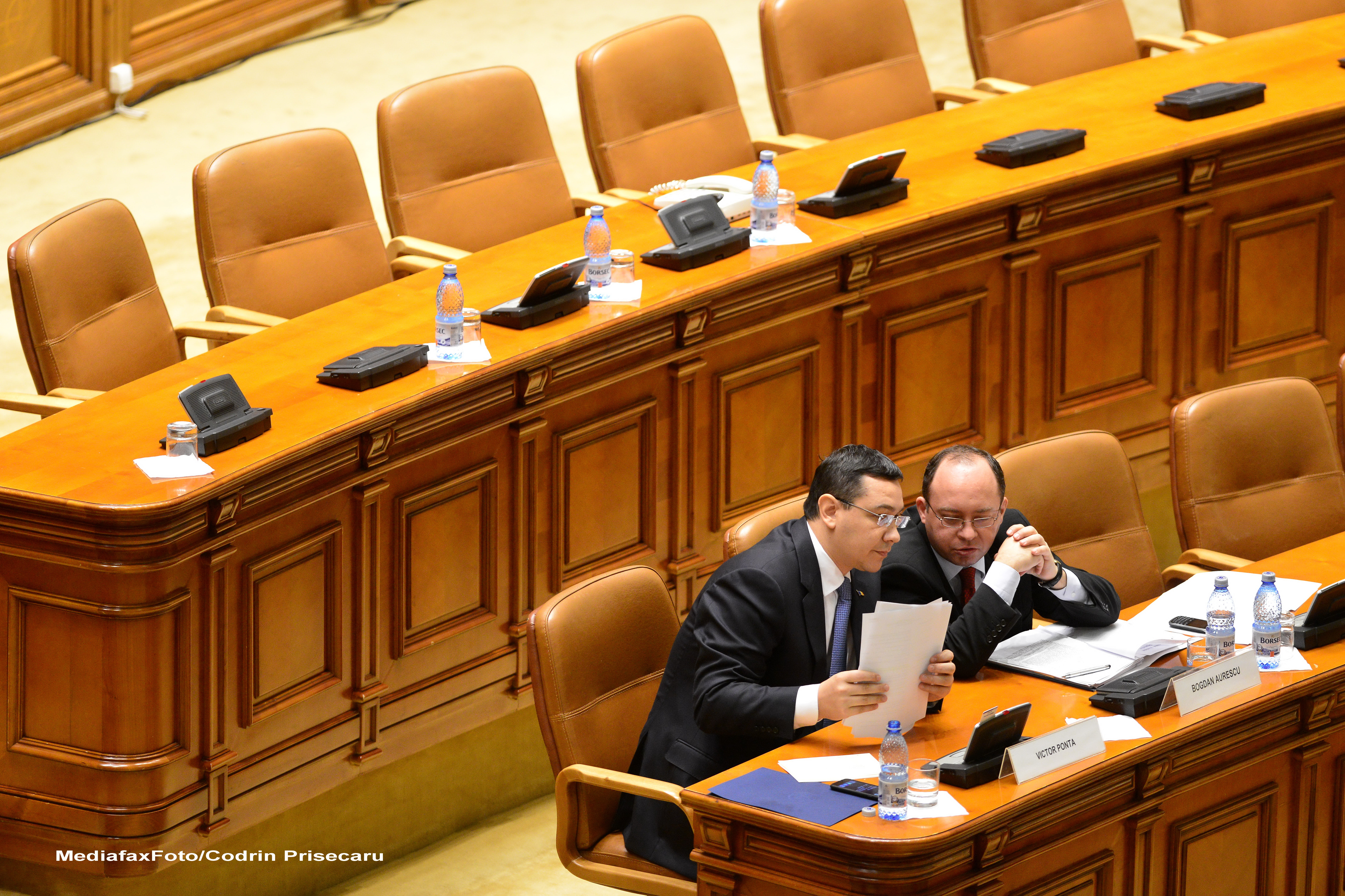 Victor Ponta, despre scandalul brosurii: "Domnule ministru Aurescu, degeaba ati facut atatea lucruri bune pentru Romania"