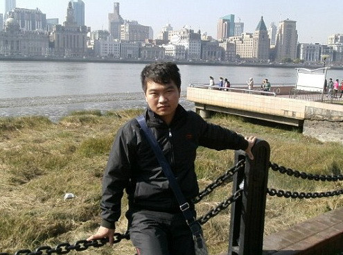 Un angajat al unei fabrici Apple din China a murit dupa ce a lucrat cate 12 ore pe zi, timp de 7 zile. Ce salariu avea acesta