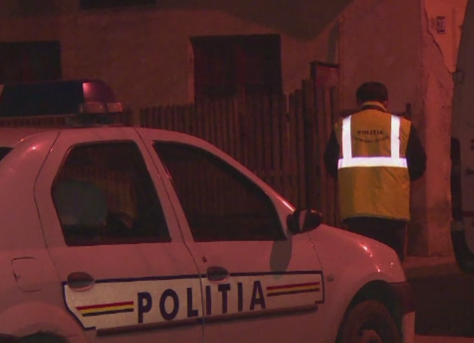 Descoperire socanta, la Targoviste. Un barbat a fost gasit in stare de descompunere in propria casa